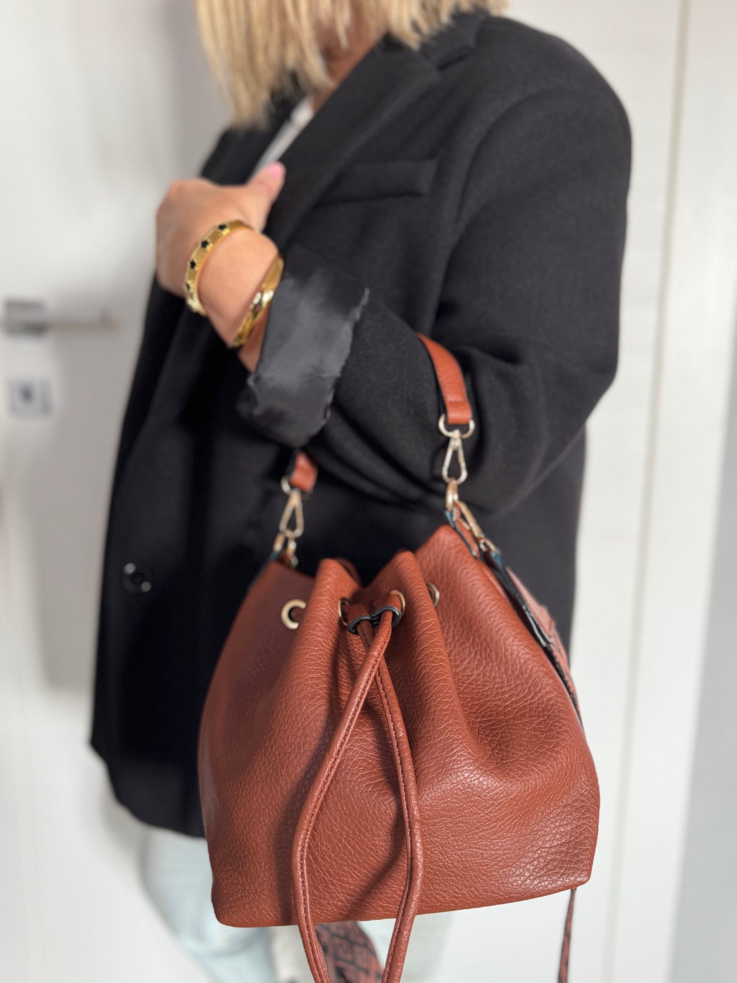 Borsa secchiello -Elena- marrone tracolla scura